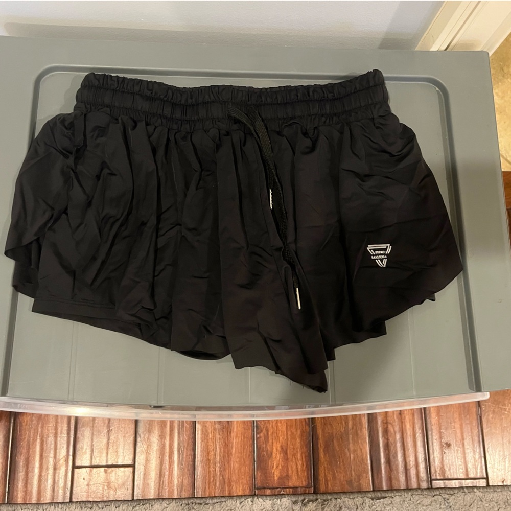 black flowy shorts